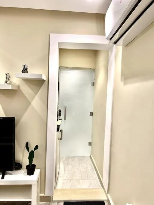 استديو شمال الرياض-دخول ذاتي- 206 0*, Riyadh